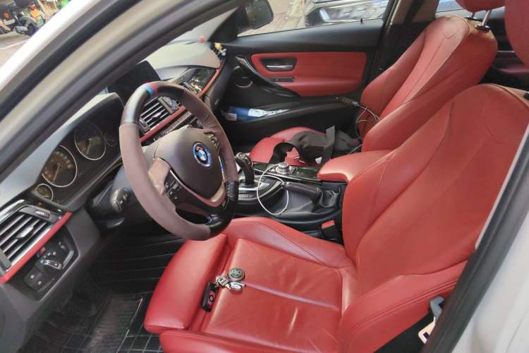 Used BMW 3 Series 2015 320i Luxury Edition Sports Design Package Left Front Seat
