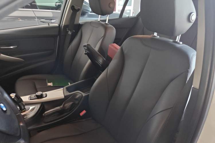 Used BMW 3 Series 2015 320i Fashion Model Left Front Seat