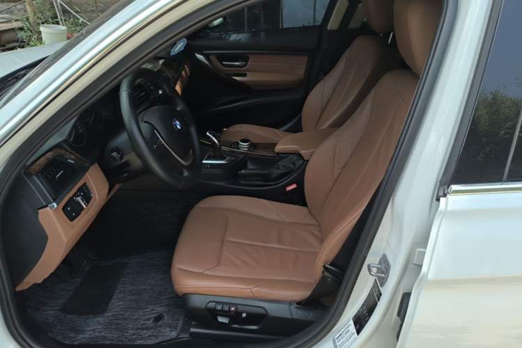 Used BMW 3 Series 2015 320Li Luxury Design Package Left Front Seat