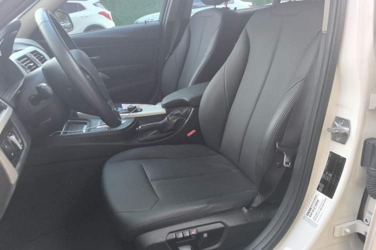 Used BMW 3 Series 2015 316Li Fashion Model Left Front Seat