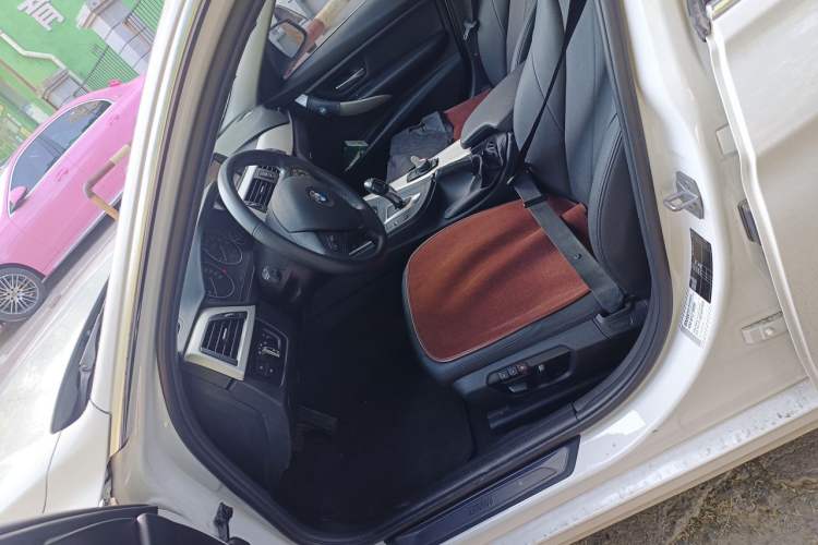 Used BMW 3 Series 2015 316Li Fashion Model Left Front Seat