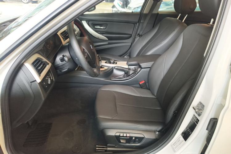Used BMW 3 Series 2015 320i Fashion Model Left Front Seat