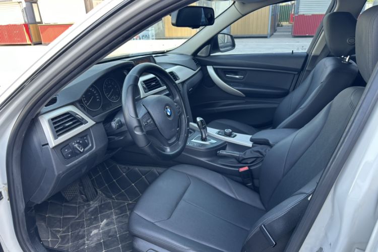 Used BMW 3 Series 2015 316Li Fashion Model Left Front Seat