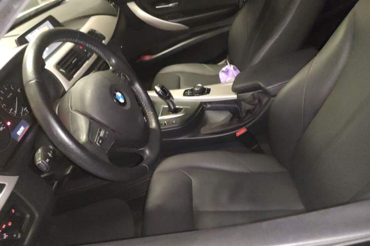 Used BMW 3 Series 2015 320i Luxury Line Stylish Edition Left Front Seat