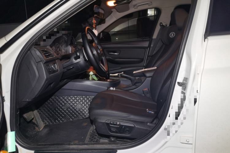 Used BMW 3 Series 2015 320i Fashion Model Left Front Seat