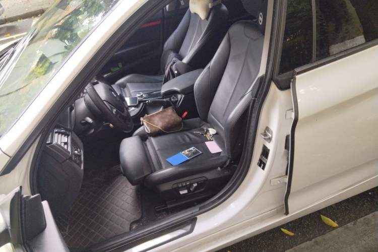 Used BMW 3 Series 2015 320i Sport Design Package Left Front Seat