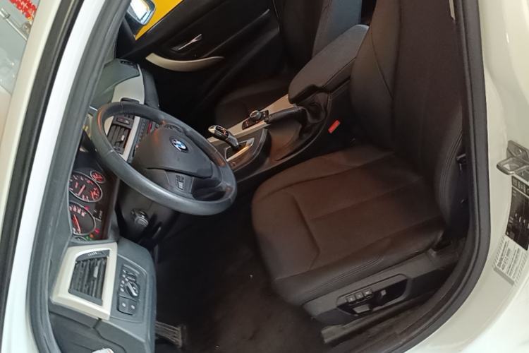 Used BMW 3 Series 2015 320i Active Edition Left Front Seat