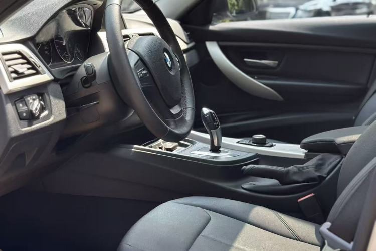 Used BMW 3 Series 2015 320Li Luxury Edition Fashion Model Left Front Seat