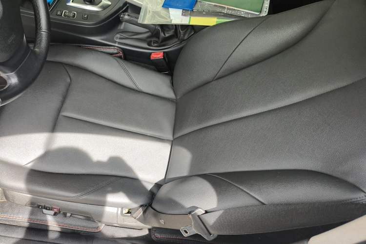 Used BMW 3 Series 2015 316Li Fashion Model Left Front Seat