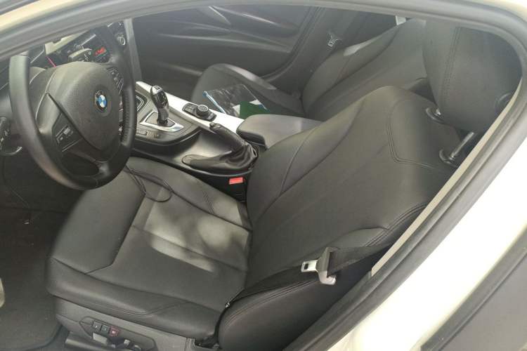 Used BMW 3 Series 2015 320i Luxury Line Stylish Edition Left Front Seat