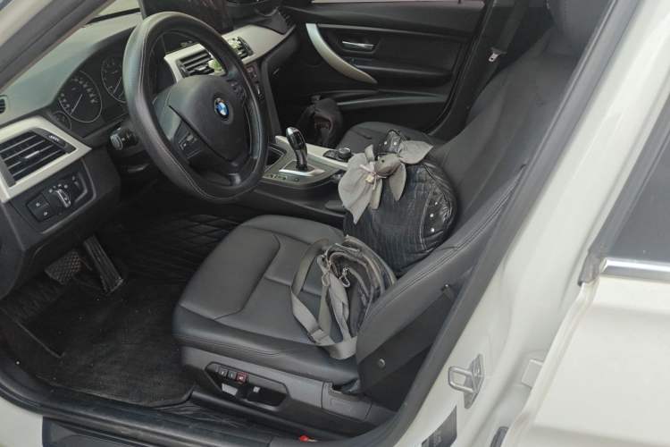 Used BMW 3 Series 2015 316Li Fashion Model Left Front Seat