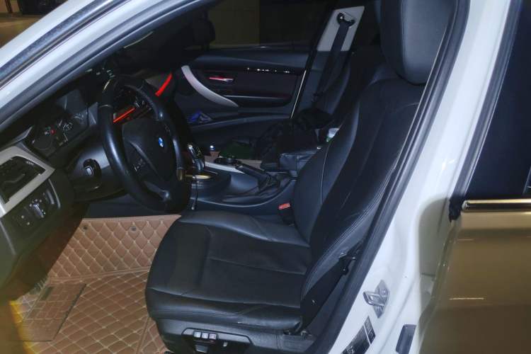 Used BMW 3 Series 2015 316Li Fashion Model Left Front Seat