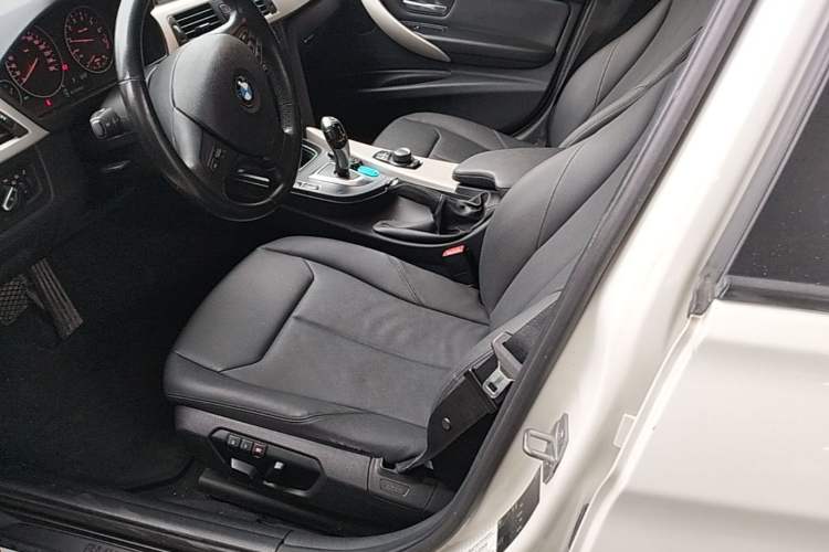 Used BMW 3 Series 2015 316i Active Edition Left Front Seat