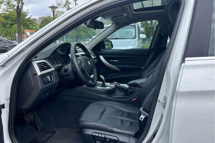 Used BMW 3 Series 2015 328Li xDrive Fashion Model Left Front Seat