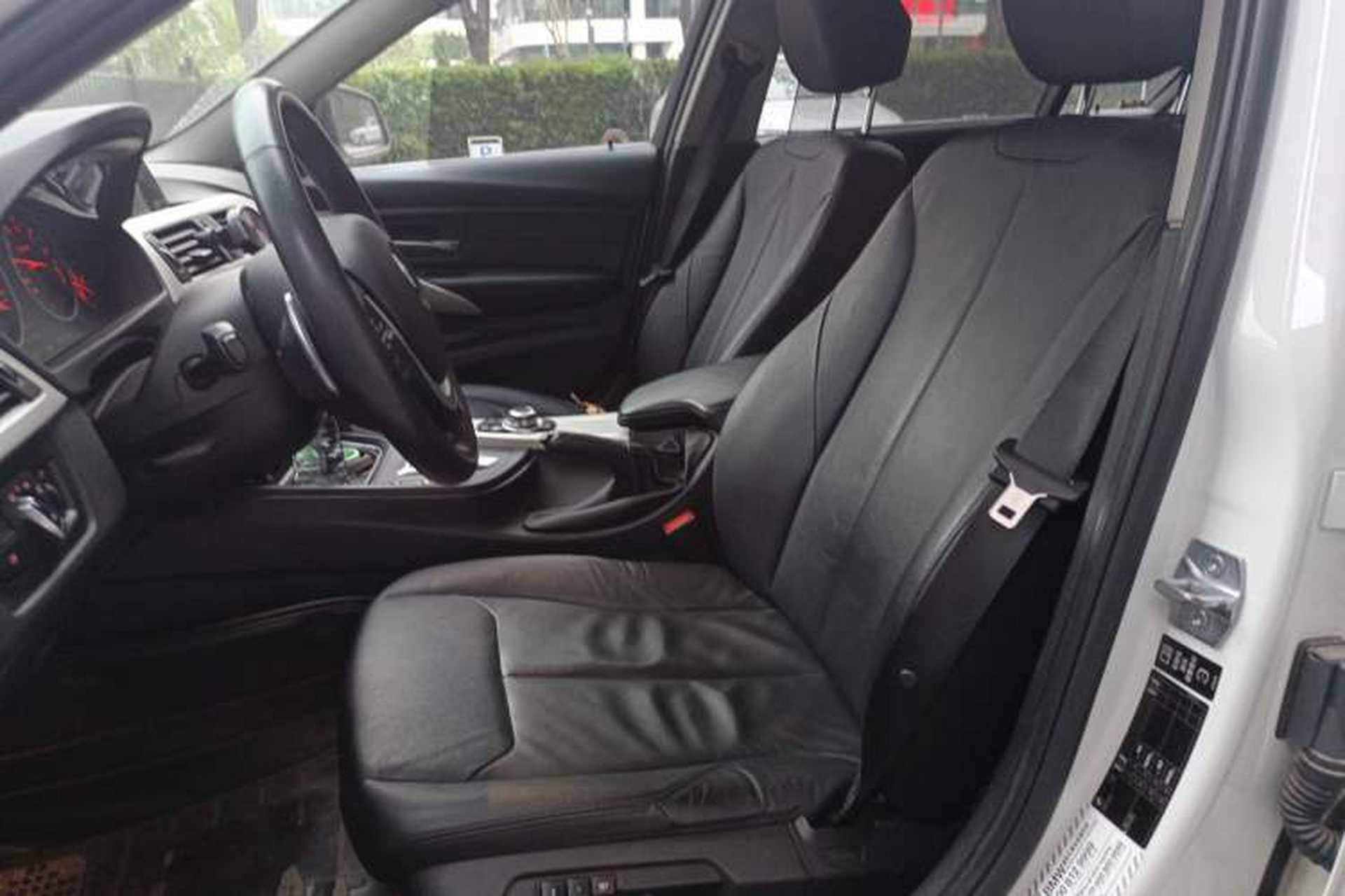 Used BMW 3 Series 2015 328Li Fashion Model Left Front Seat