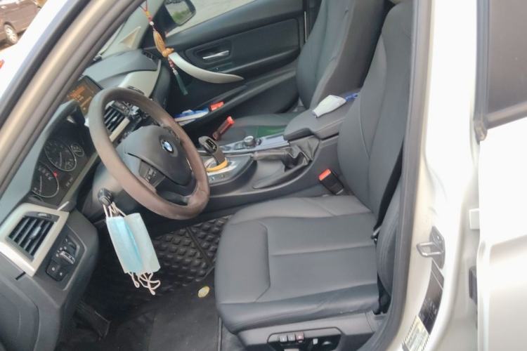Used BMW 3 Series 2015 320i Fashion Model Left Front Seat
