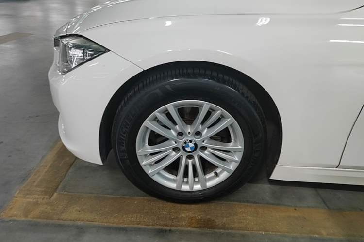 Used BMW 3 Series 2015 320Li Fashion Model Left Front Wheel Hub