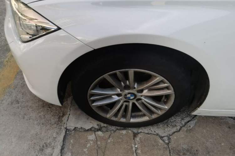 Used BMW 3 Series 2015 316Li Fashion Model Left Front Wheel Hub