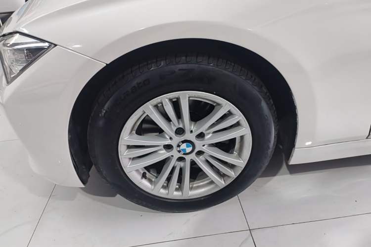 Used BMW 3 Series 2015 316Li Fashion Model Left Front Wheel Hub