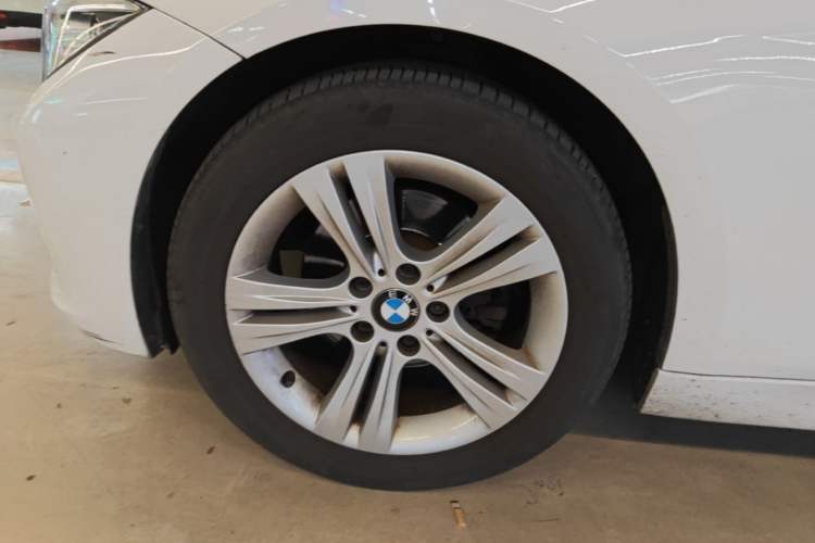 Used BMW 3 Series 2015 320i Sport Design Package Left Front Wheel Hub