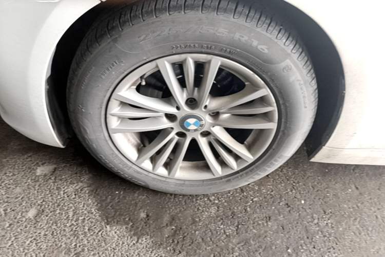 Used BMW 3 Series 2015 320Li Luxury Edition Fashion Model Left Front Wheel Hub