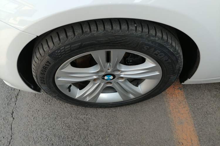 Used BMW 3 Series 2015 320i Sport Design Package Left Front Wheel Hub