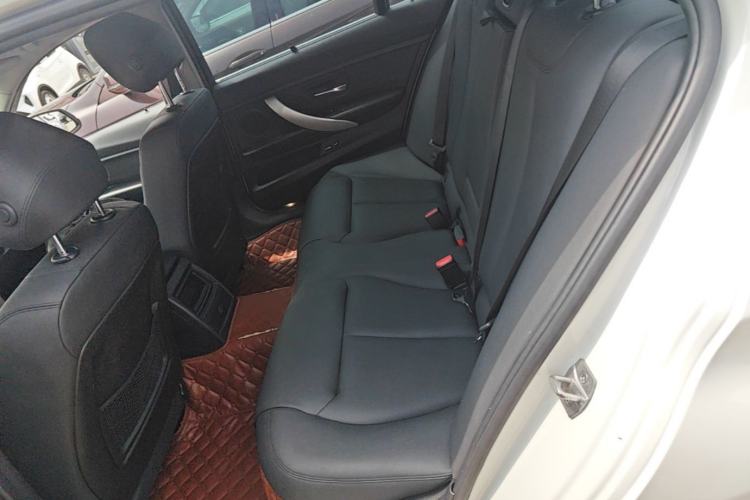 Used BMW 3 Series 2015 316Li Fashion Model Left Rear Seat