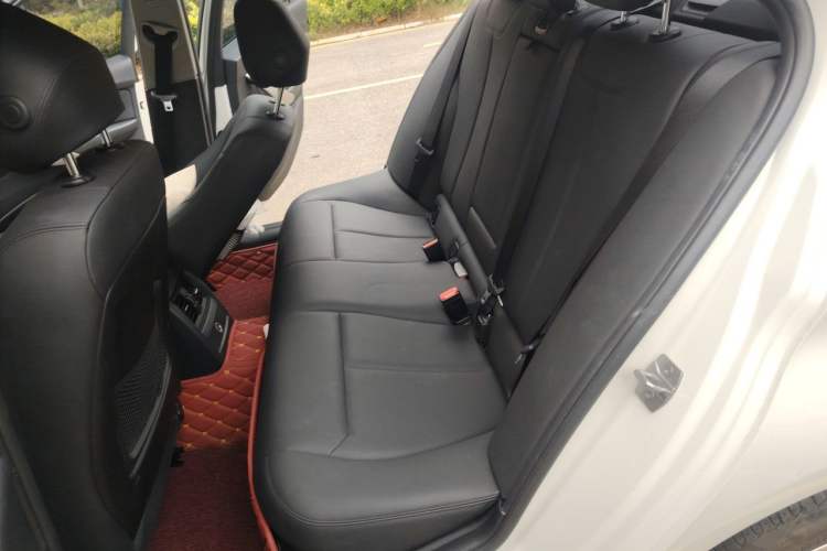 Used BMW 3 Series 2015 320i Fashion Model Left Rear Seat