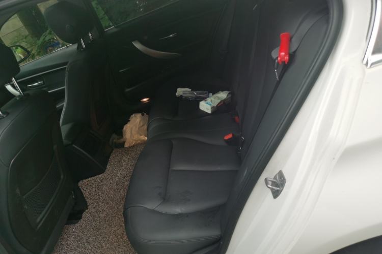 Used BMW 3 Series 2015 316Li Fashion Model Left Rear Seat