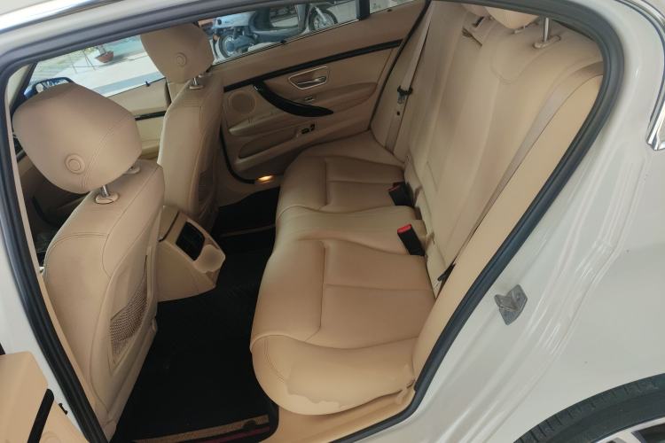 Used BMW 3 Series 2015 316Li Fashion Model Left Rear Seat