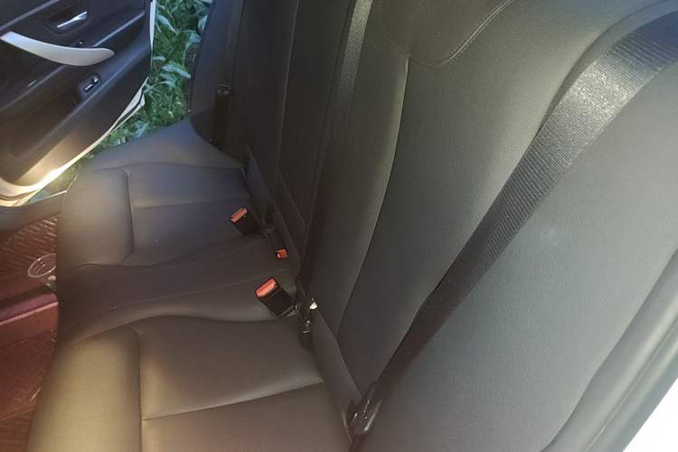 Used BMW 3 Series 2015 320Li Luxury Edition Fashion Model Left Rear Seat