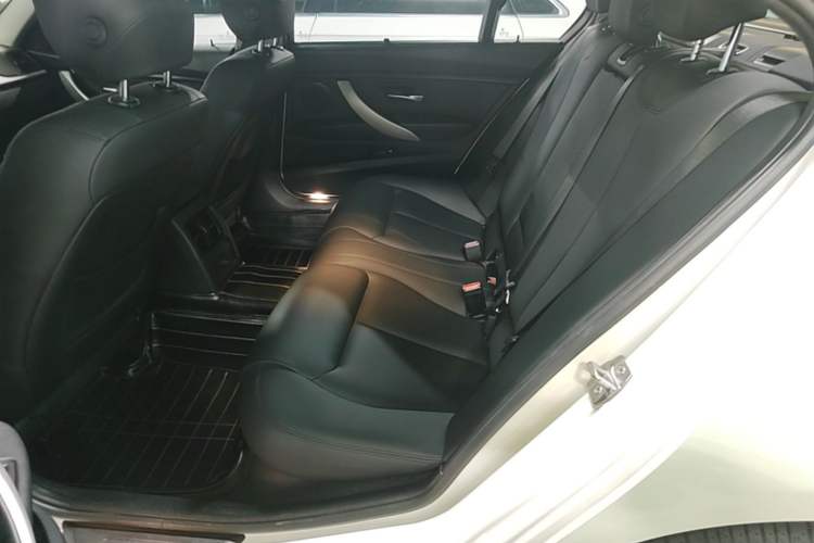 Used BMW 3 Series 2015 320Li Fashion Model Left Rear Seat