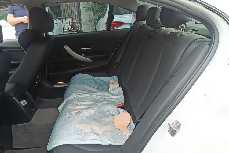 Used BMW 3 Series 2015 316Li Fashion Model Left Rear Seat