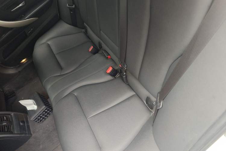 Used BMW 3 Series 2015 320Li Luxury Edition Fashion Model Left Rear Seat