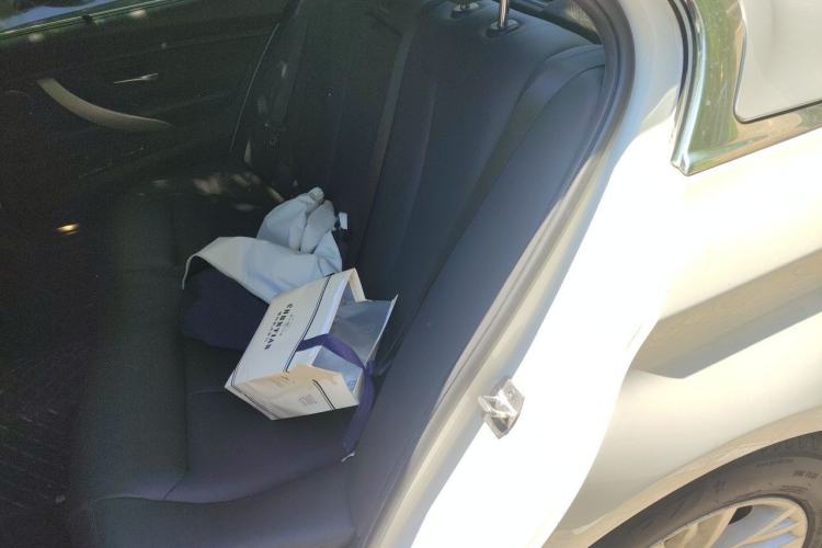 Used BMW 3 Series 2015 316Li Fashion Model Left Rear Seat