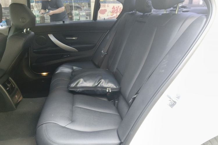Used BMW 3 Series 2015 320Li Fashion Model Left Rear Seat