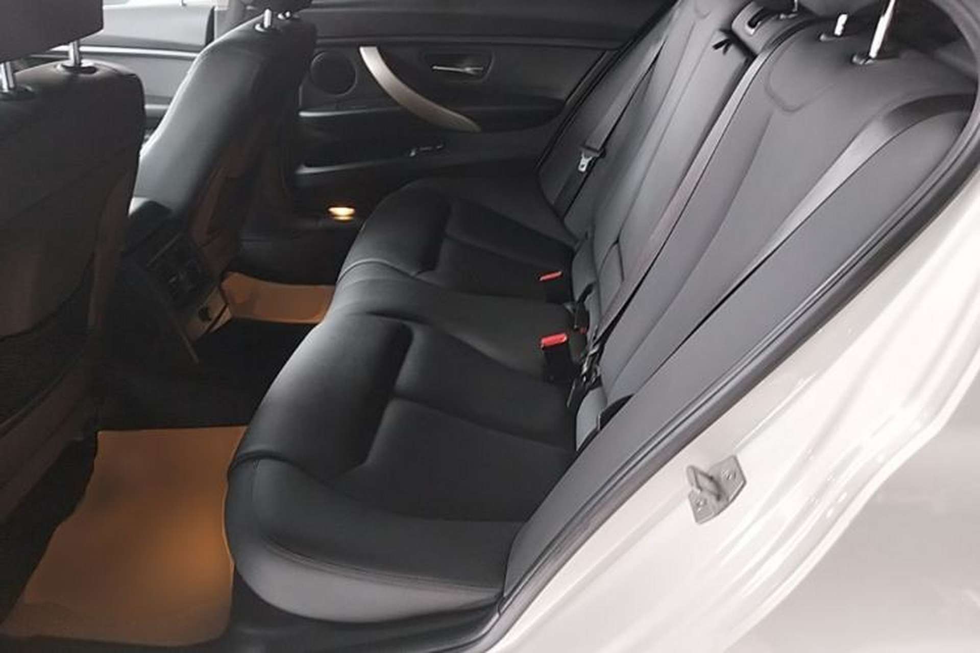 Used BMW 3 Series 2015 320Li Luxury Edition Fashion Model Left Rear Seat