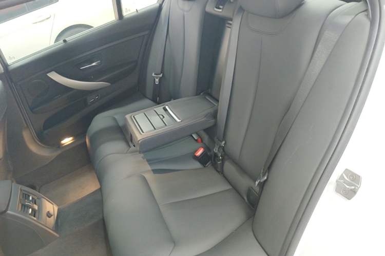 Used BMW 3 Series 2015 320Li Luxury Edition Fashion Model Left Rear Seat