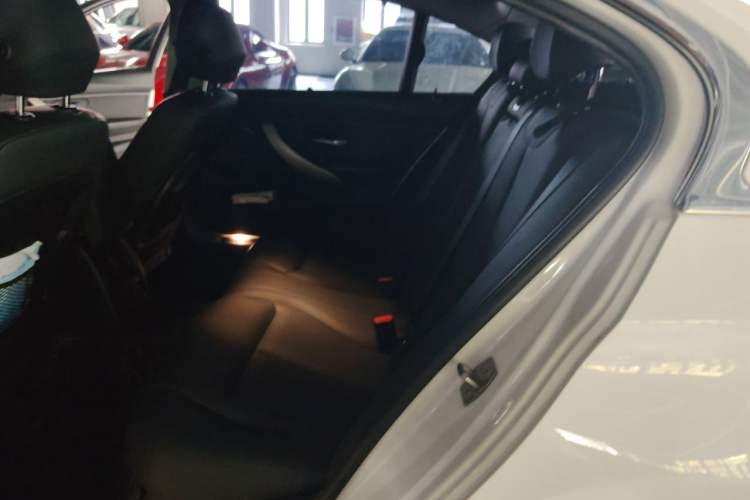 Used BMW 3 Series 2015 320Li Luxury Edition Fashion Model Left Rear Seat