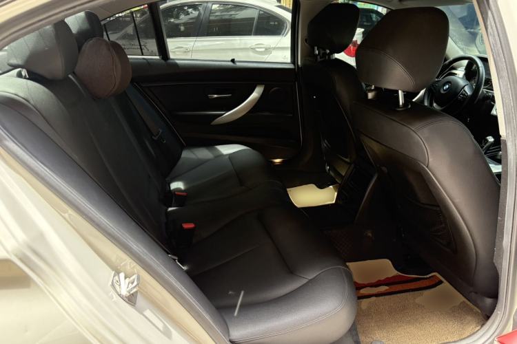 Used BMW 3 Series 2015 316Li Fashion Model Left Rear Seat