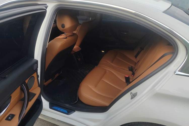 Used BMW 3 Series 2015 328Li Luxury Design Package Left Rear Seat