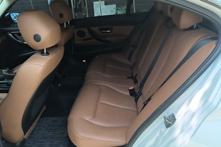 Used BMW 3 Series 2015 320Li Luxury Design Package Left Rear Seat
