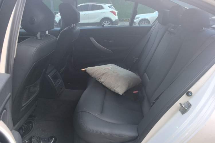 Used BMW 3 Series 2015 316Li Fashion Model Left Rear Seat