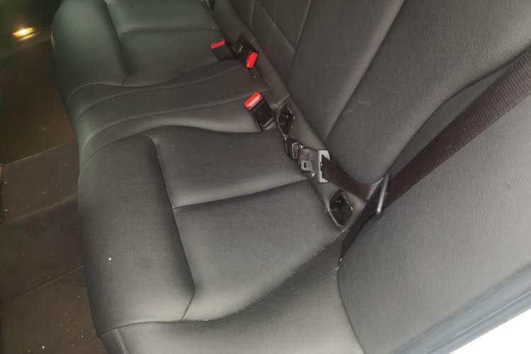 Used BMW 3 Series 2015 320Li Luxury Edition Fashion Model Left Rear Seat