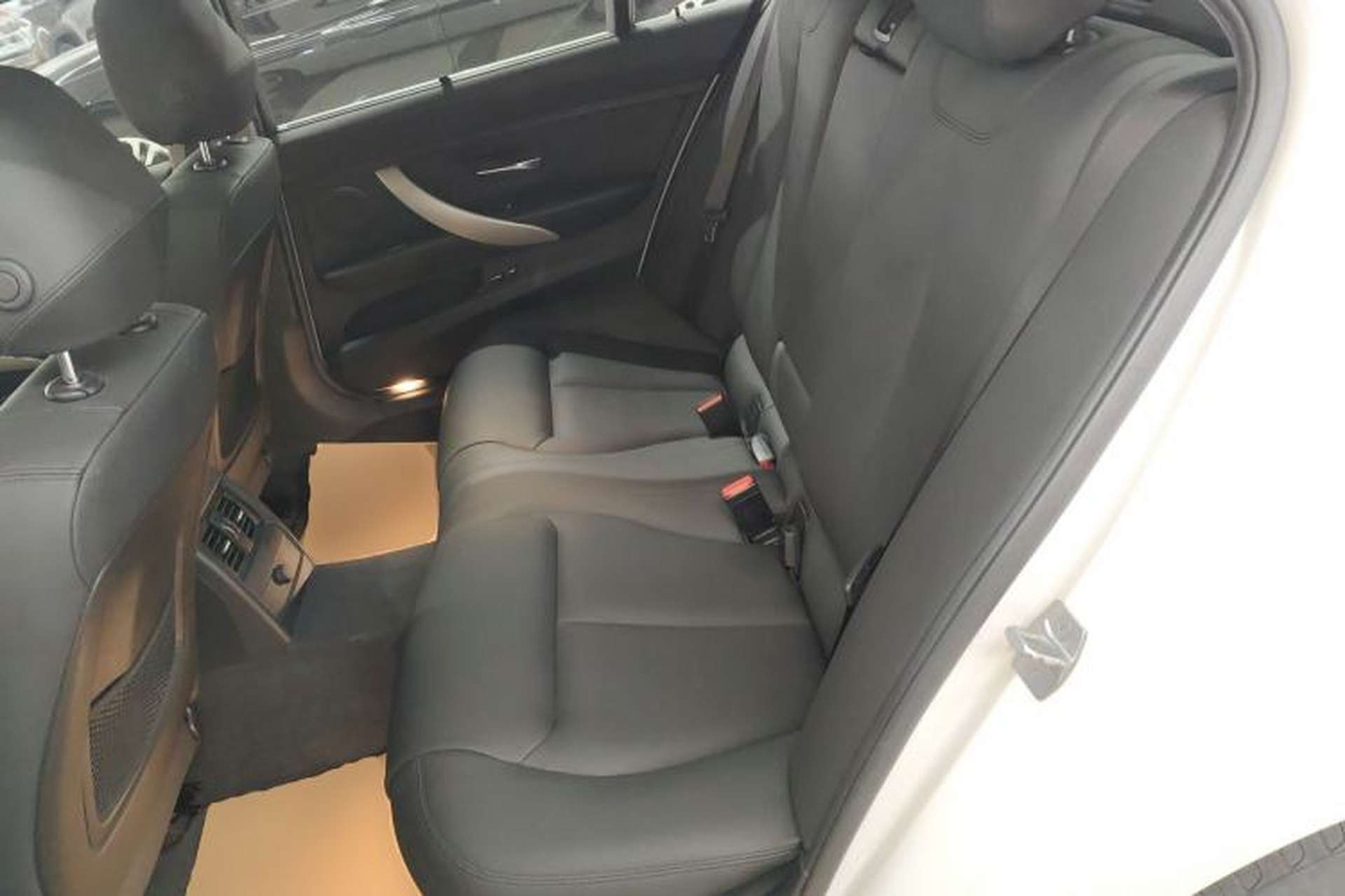 Used BMW 3 Series 2015 320Li Luxury Edition Fashion Model Left Rear Seat