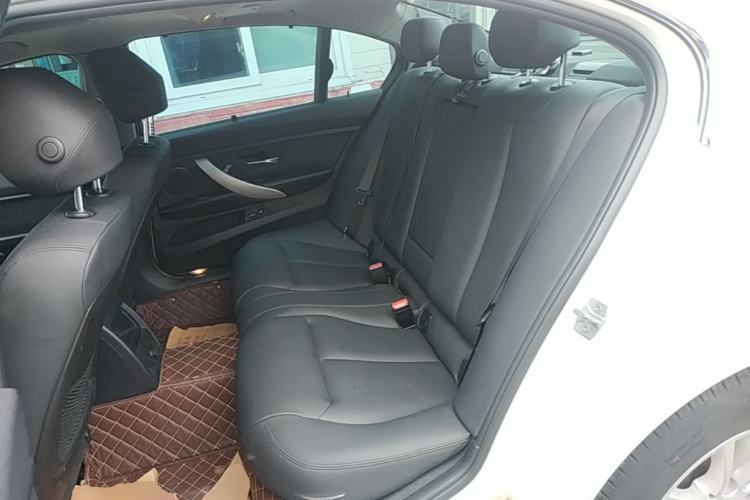 Used BMW 3 Series 2015 316Li Fashion Model Left Rear Seat