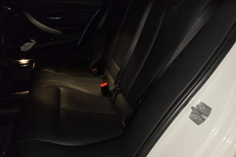 Used BMW 3 Series 2015 320Li Fashion Model Left Rear Seat