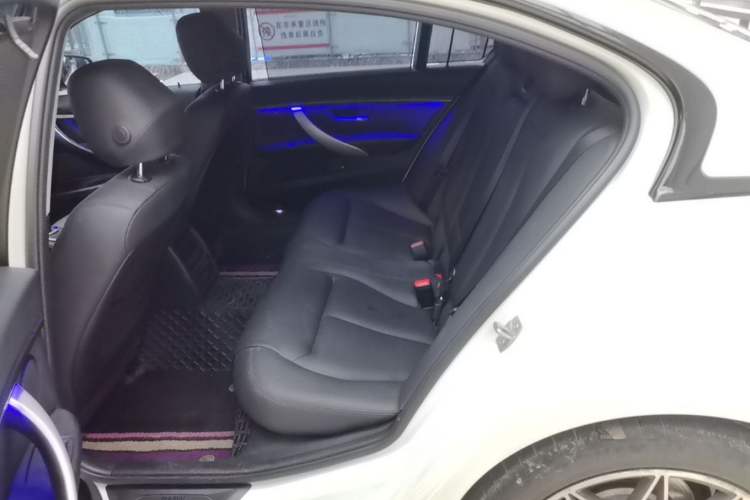 Used BMW 3 Series 2015 316Li Fashion Model Left Rear Seat