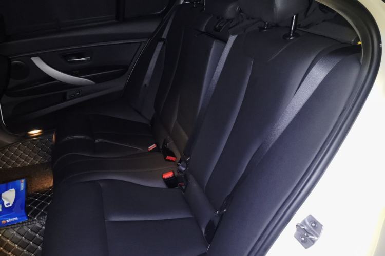 Used BMW 3 Series 2015 316Li Fashion Model Left Rear Seat