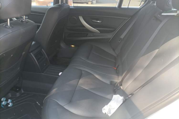 Used BMW 3 Series 2015 316Li Fashion Model Left Rear Seat